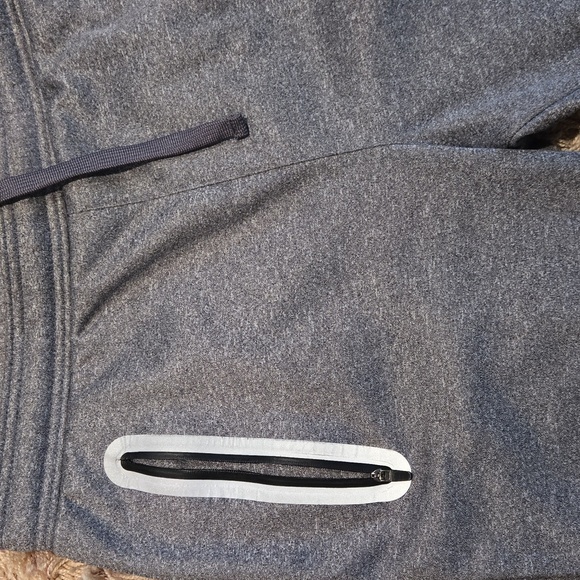 Gray - Picture 2 of 4